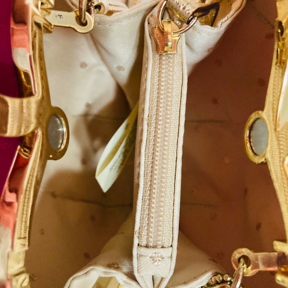 Kate Spade "Far From The Tree Resin Apple Bag - Picture 7 of 7